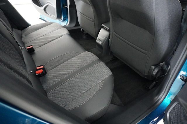 PEUGEOT 2008 usata, con Controllo automatico clima