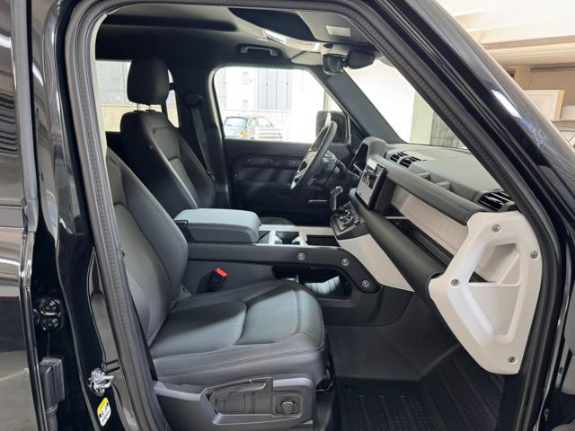 LAND ROVER Defender usata, con Fendinebbia
