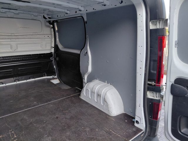 RENAULT Trafic usata, con USB