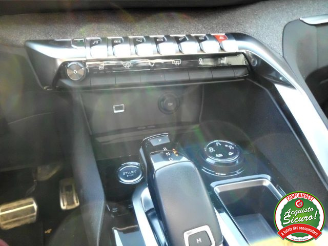 PEUGEOT 5008 usata, con Fari LED