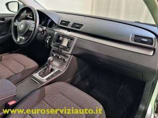 VOLKSWAGEN Passat usata 31