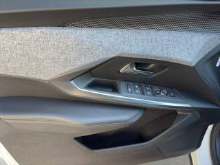 PEUGEOT 3008 usata, con Autoradio digitale