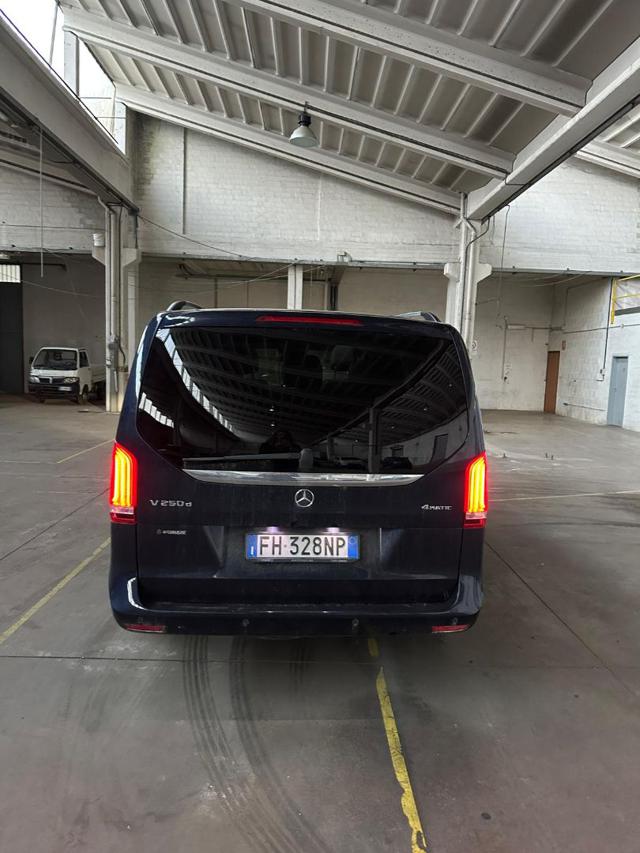 MERCEDES-BENZ V 250 usata, con Portellone posteriore elettrico