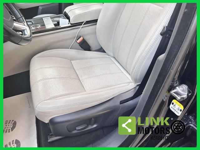 LAND ROVER Range Rover Velar usata, con Touch screen