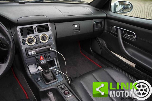 MERCEDES-BENZ SLK 200 usata, con Autoradio digitale