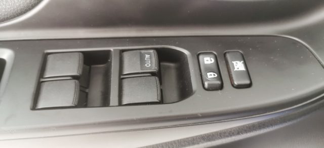 TOYOTA Yaris usata 49