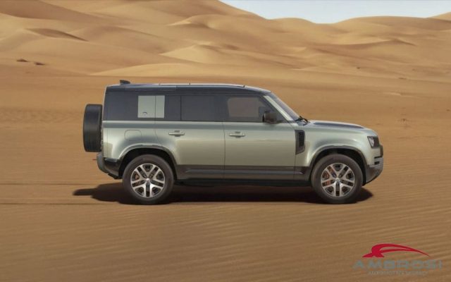 LAND ROVER Defender usata 1