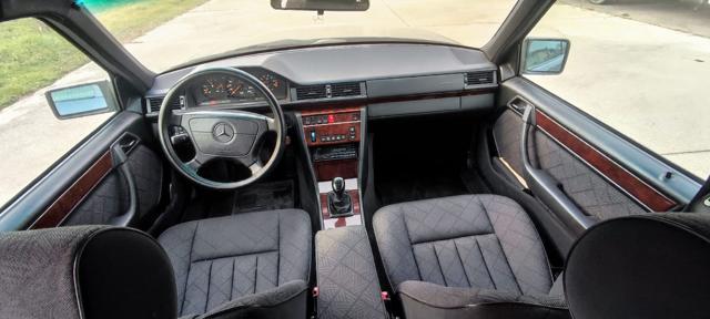 MERCEDES-BENZ E 200 usata, con Alzacristalli elettrici