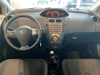TOYOTA Yaris usata, con Sedile posteriore sdoppiato