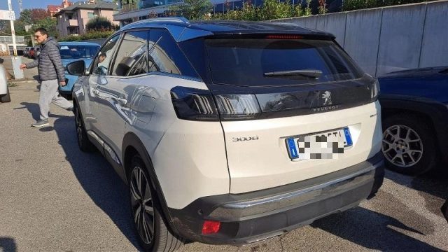 PEUGEOT 3008 usata, con Airbag