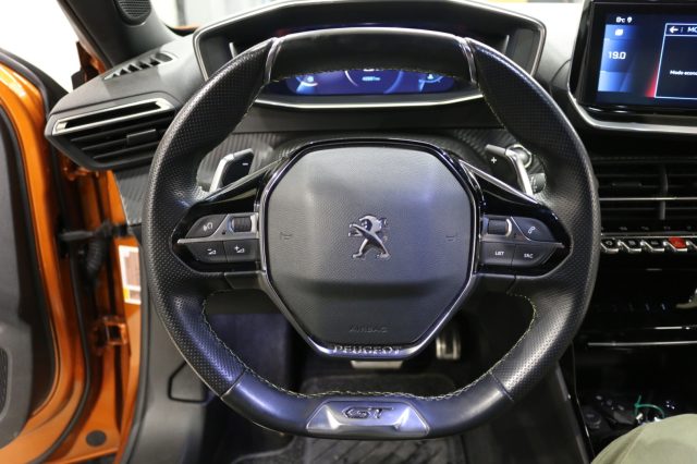 PEUGEOT 2008 usata, con Sensori di parcheggio posteriori