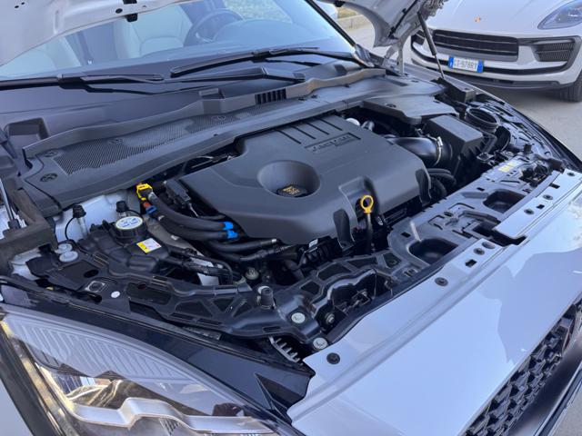 JAGUAR E-Pace usata, con Volante multifunzione
