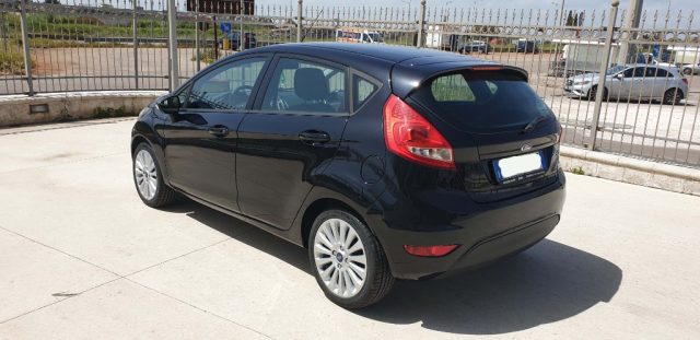 FORD Fiesta usata, con Autoradio