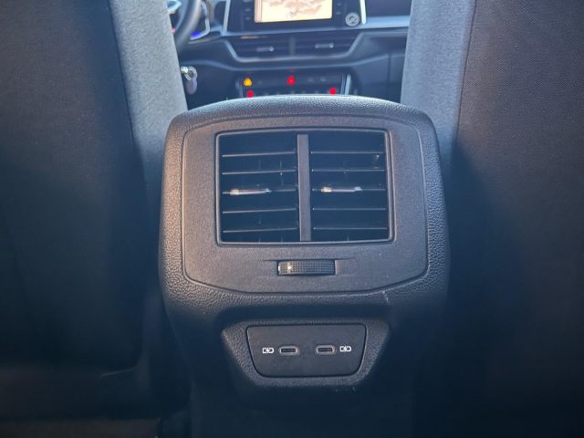 VOLKSWAGEN T-Roc usata, con Autoradio digitale