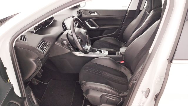 PEUGEOT 308 usata, con Interni in pelle