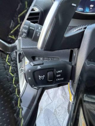 PEUGEOT 2008 usata, con Controllo automatico clima