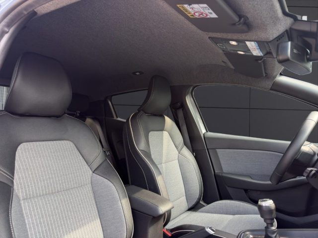 RENAULT Clio usata, con Touch screen