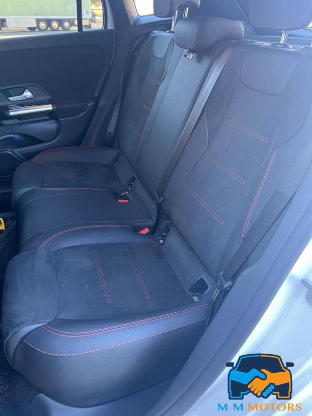 MERCEDES-BENZ GLA 200 usata, con Telecamera per parcheggio assistito