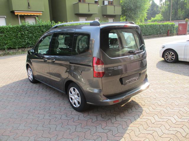 FORD Tourneo Courier usata, con Autoradio