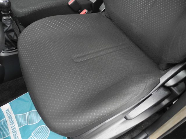 TOYOTA Yaris usata 31