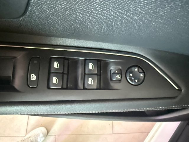 PEUGEOT 3008 usata 12
