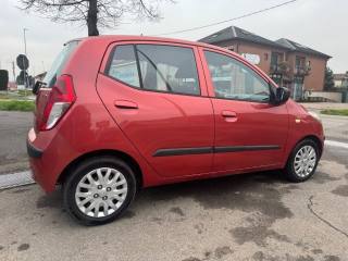 HYUNDAI i10 usata, con Airbag