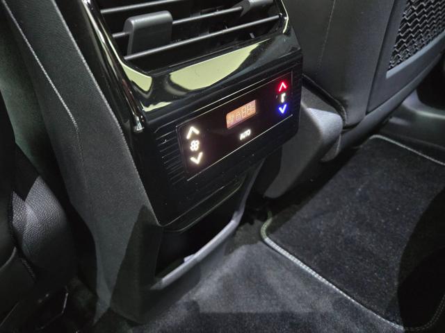 PEUGEOT 5008 usata, con Interni in pelle