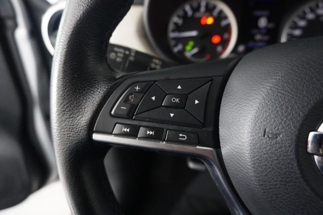 NISSAN Micra usata, con USB
