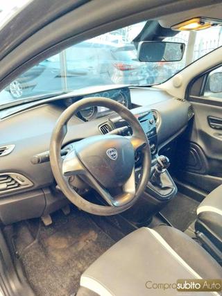 LANCIA Ypsilon usata, con ESP