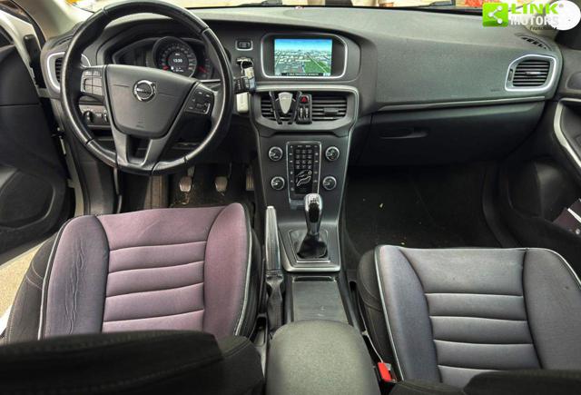 VOLVO V40 Cross Country usata, con ESP