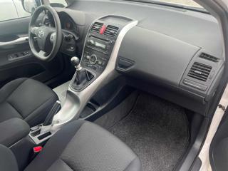 TOYOTA Auris usata, con Cerchi in lega