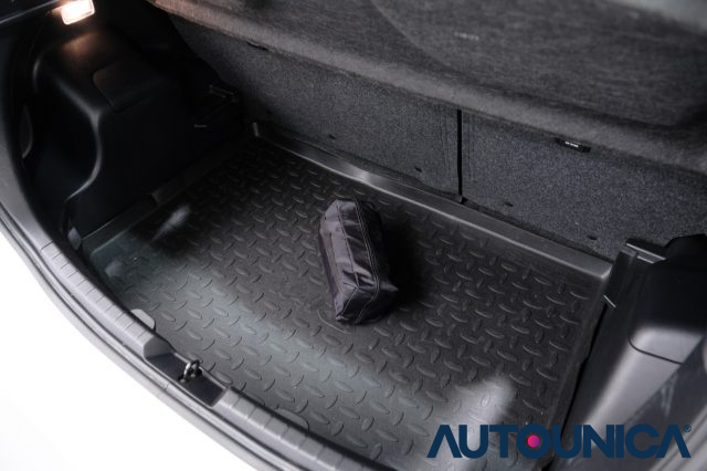 TOYOTA Yaris usata 52