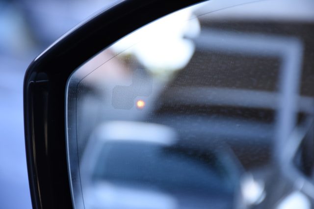 JAGUAR E-Pace usata, con Specchietti laterali elettrici