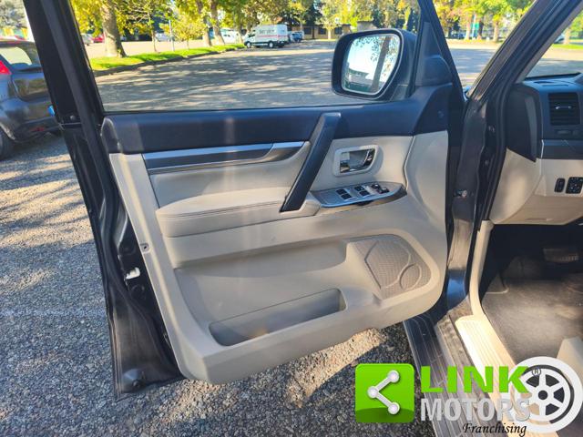 MITSUBISHI Pajero usata, con Airbag testa