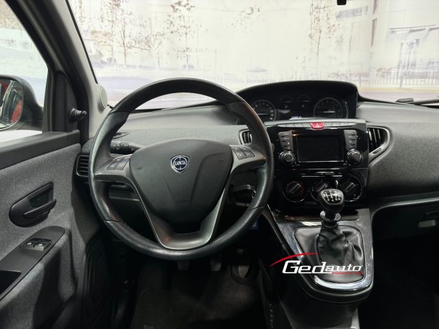 LANCIA Ypsilon usata, con Fendinebbia