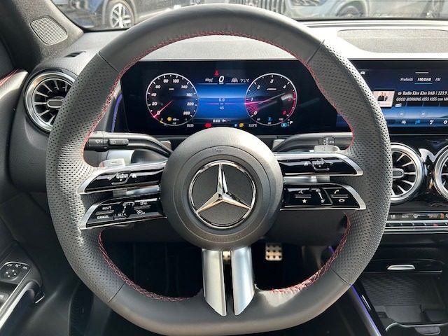 MERCEDES-BENZ GLB 200 usata, con Controllo trazione