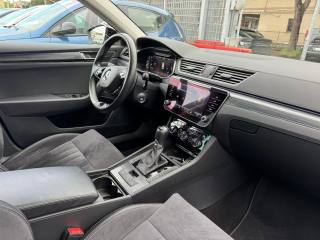 SKODA Superb usata, con Controllo automatico clima