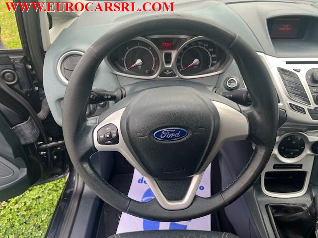 FORD Fiesta usata, con Specchietti laterali elettrici