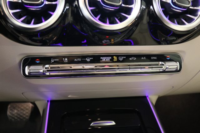 MERCEDES-BENZ GLA 200 usata, con Telecamera per parcheggio assistito