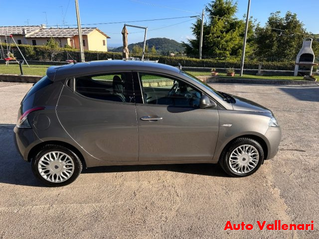 LANCIA Ypsilon usata, con Autoradio