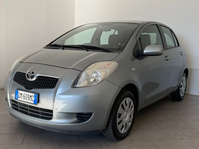 TOYOTA Yaris usata 2