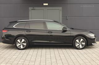 VOLKSWAGEN Passat usata, con Bracciolo