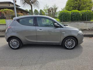 LANCIA Ypsilon usata, con Autoradio