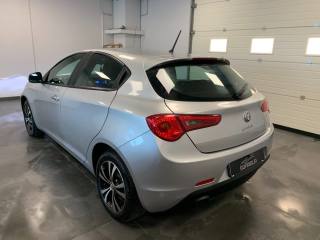 ALFA ROMEO Giulietta usata, con Autoradio