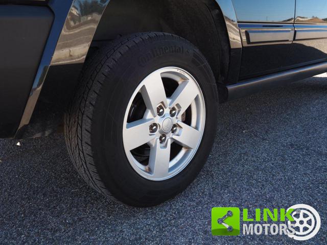 JEEP Commander usata 22