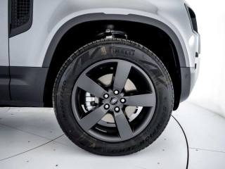 LAND ROVER Defender usata 8