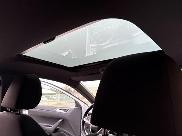 VOLKSWAGEN Taigo usata, con Controllo automatico clima