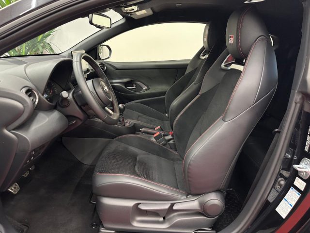 TOYOTA Yaris usata, con Controllo automatico clima