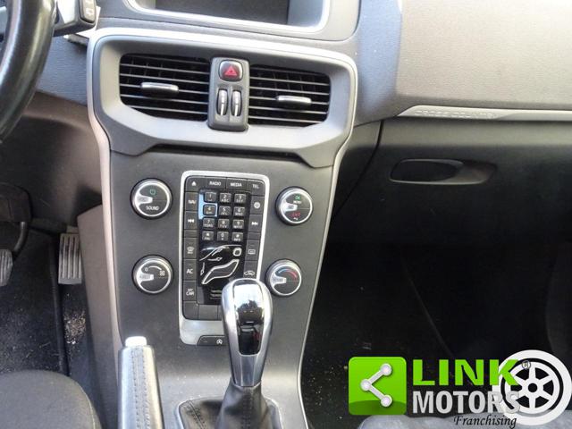 VOLVO V40 Cross Country usata, con Controllo trazione