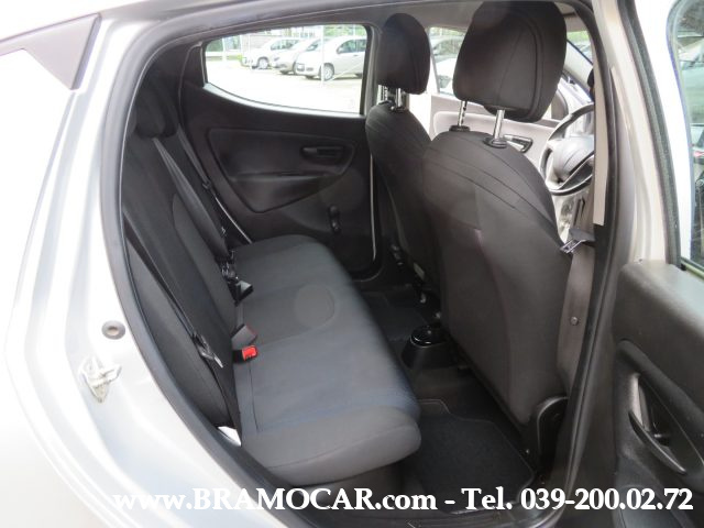 LANCIA Ypsilon usata, con Hill holder